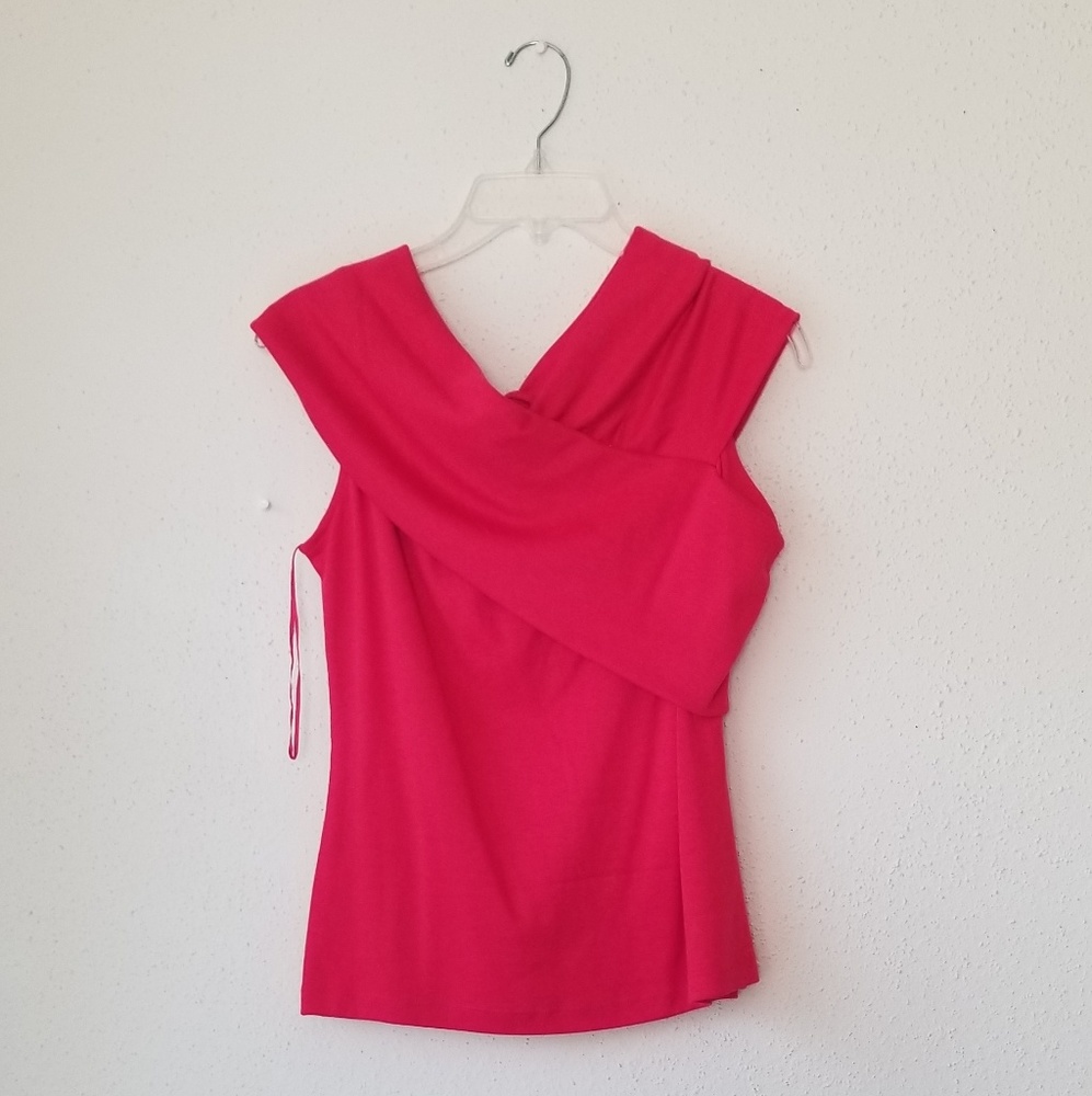 Sleeveless Overlap Top